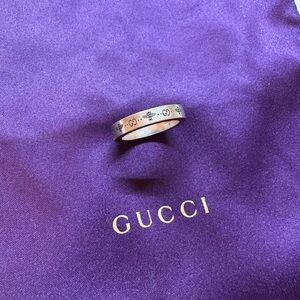 Gucci GG and bee engraved silver ring + bag